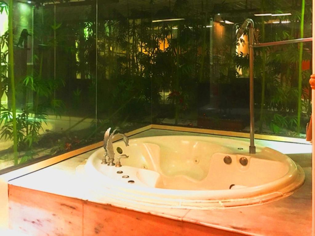 Swan Lake Motel Quận Quy Sơn Ngoại thất bức ảnh
